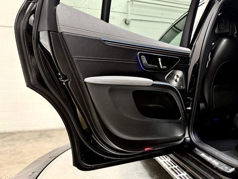 Used 2023 Mercedes-Benz EQS 450+ SUV image 16
