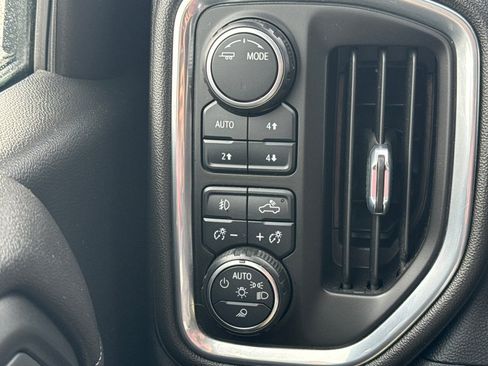 Used 2022 Chevrolet Silverado 1500 RST image 40