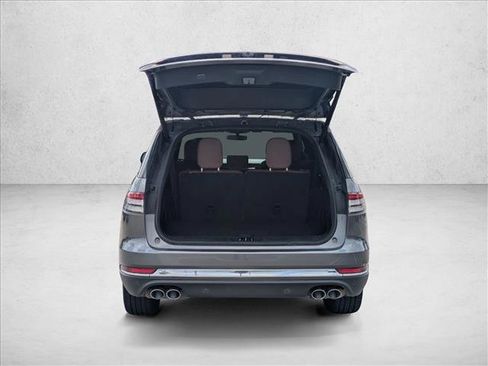 Used 2023 Lincoln Aviator Reserve w/ Elements Package Plus RWD image 6
