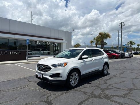 Used 2020 Ford Edge Titanium FWD image 4