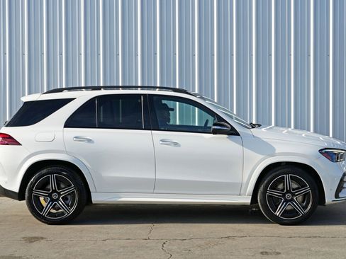 Used 2024 Mercedes-Benz GLE 450e 4MATIC w/ AMG Line Exterior image 61