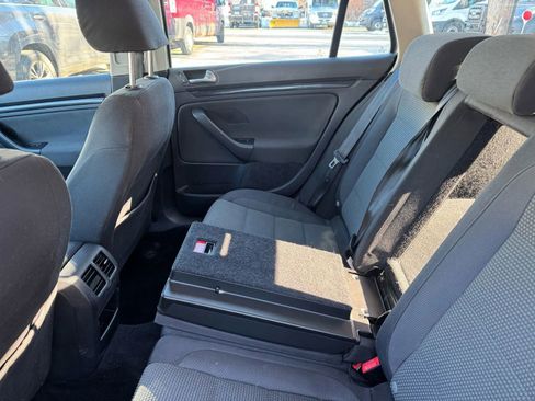 Used 2010 Volkswagen Jetta S image 18