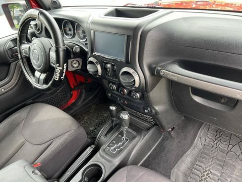 Used 2014 Jeep Wrangler Unlimited Sport w/ Quick Order Package 24S AWD/4WD image 13
