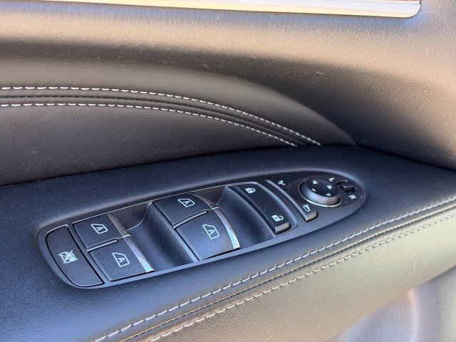 Used 2016 INFINITI QX60 Luxe w/ Premium Package AWD/4WD image 16