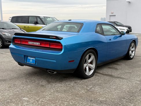 Used 2009 Dodge Challenger SRT8 w/ Spring Special Group RWD image 9