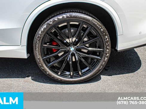 Used 2024 BMW X5 xDrive40i w/ M Sport Package AWD/4WD image 16