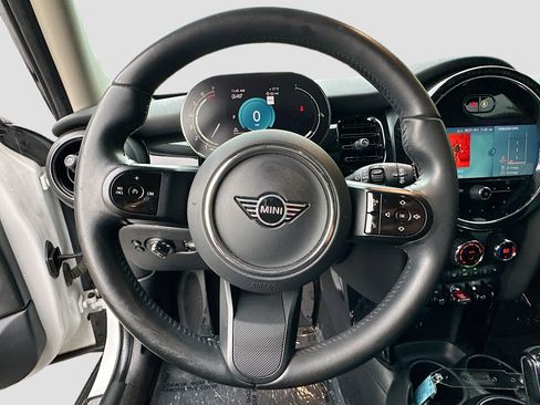 Used 2023 MINI Cooper 4-Door Hardtop FWD image 11