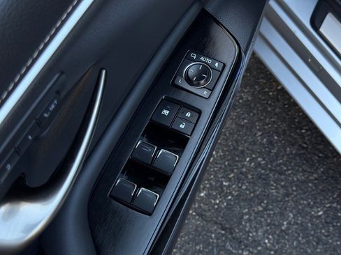 Certified 2025 Lexus ES 300h w/ Premium Package image 29