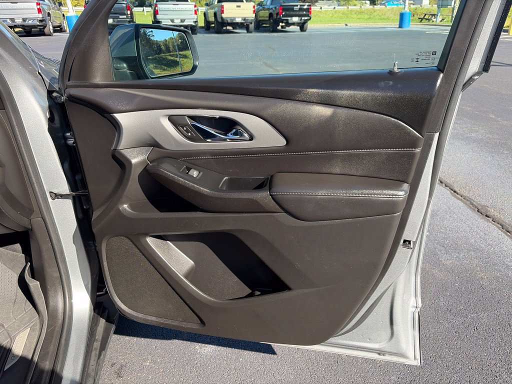 Used 2023 Chevrolet Traverse LT w/ LPO, Floor Liner Package AWD/4WD image 39