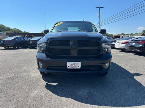 Used 2017 RAM 1500 Express w/ Black Ram 1500 Express Group AWD/4WD image 2