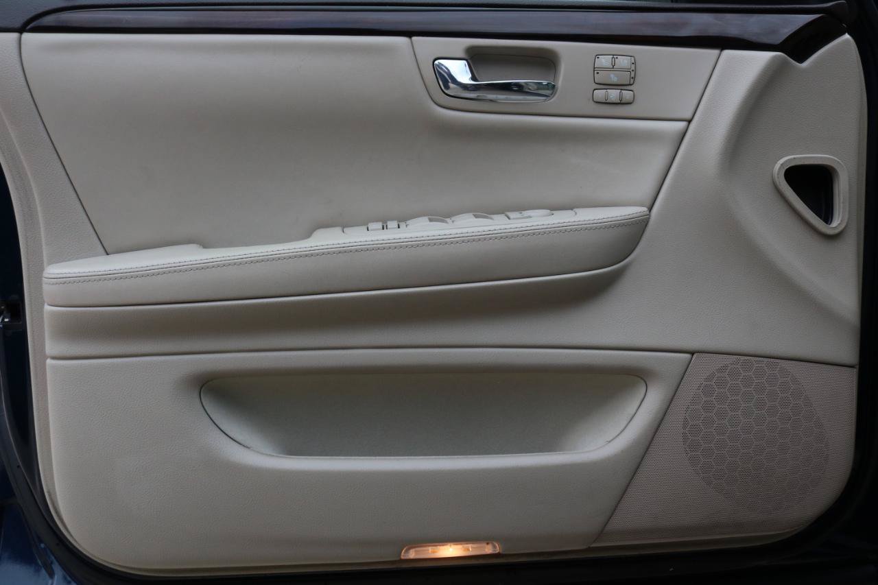 Used 2009 Cadillac DTS w/ Sun And Sound Package FWD image 17