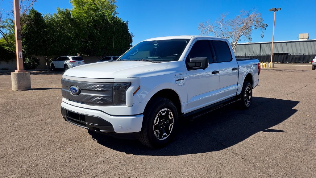 Used 2022 Ford F150 Lightning XLT AWD/4WD image 4