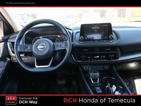 Used 2023 Nissan Rogue SV FWD image 8