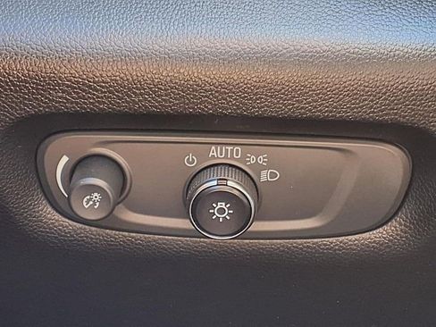 Used 2022 Chevrolet Traverse LT AWD/4WD image 16