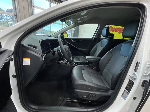 Used 2023 Kia Niro Wind w/ Wind Preserve Package FWD image 11