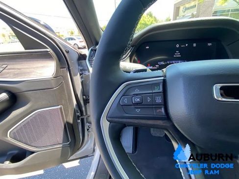 Used 2026 Jeep Grand Cherokee Limited AWD/4WD image 37