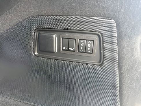 Used 2023 Cadillac Escalade ESV Sport w/ Touring Package AWD/4WD image 36
