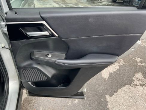 Used 2024 Mitsubishi Outlander SE image 26