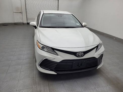 Used 2021 Toyota Camry XLE FWD image 14