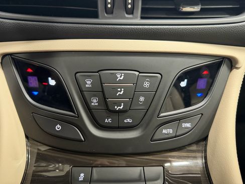 Used 2019 Buick Envision Premium image 10