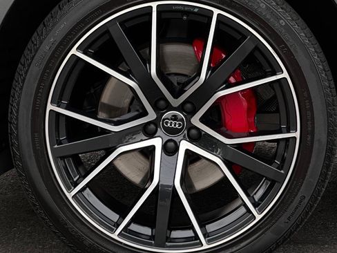 Used 2019 Audi Q8 Premium Plus w/ Premium Plus AWD/4WD image 7