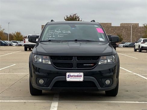 Used 2019 Dodge Journey SE image 2