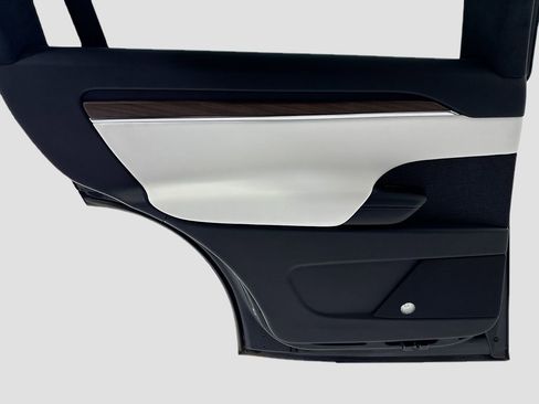 Used 2023 Tesla Model X AWD/4WD image 25