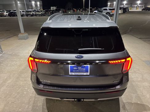 Certified 2025 Ford Explorer Active w/ Active Comfort Package image 7