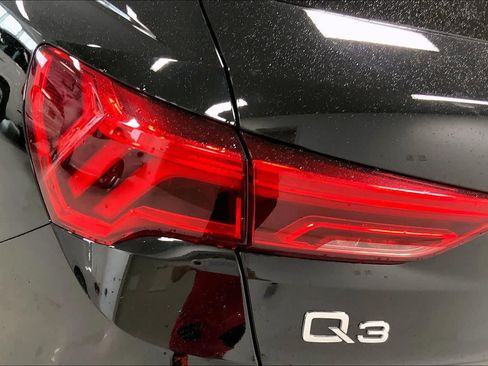 Used 2022 Audi Q3 2.0T Premium w/ Convenience Package image 32