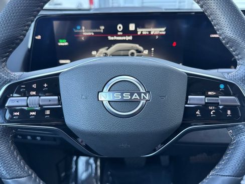 Used 2024 Nissan Ariya AWD image 23