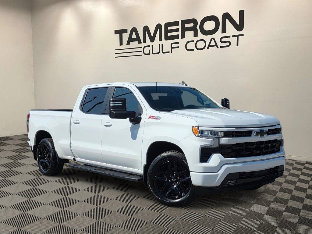 Used 2024 Chevrolet Silverado 1500 RST w/ Z71 Off-Road Package AWD/4WD image 1