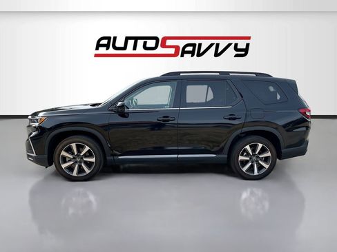 Used 2023 Honda Pilot Touring image 4