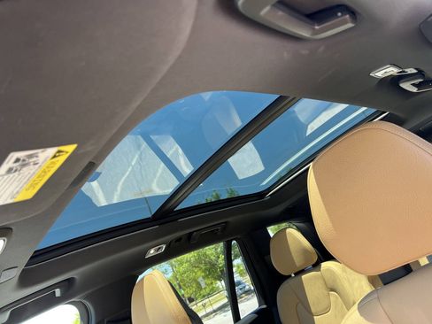 Used 2018 Volvo XC90 T6 Momentum w/ Convenience Package AWD/4WD image 19