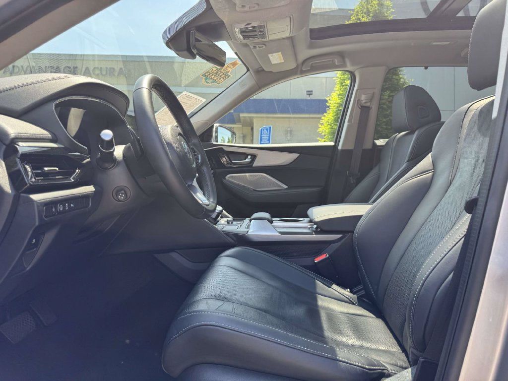 Used 2023 Acura MDX w/ Technology Package AWD/4WD image 14