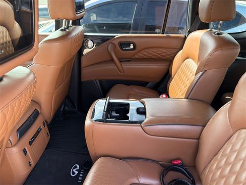 Used 2023 INFINITI QX80 Sensory w/ All-Season Package image 31