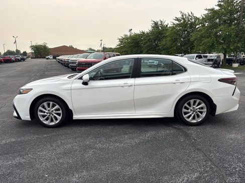 Used 2024 Toyota Camry SE FWD image 6