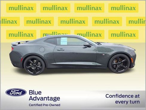 Used 2018 Chevrolet Camaro SS RWD image 2