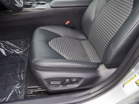 Certified 2023 Toyota Camry SE image 9