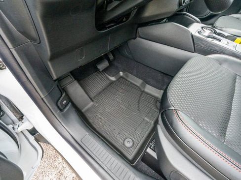 New 2026 Ford Escape ST-Line w/ Cold Weather Package FWD image 32