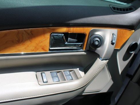 Used 2015 Lincoln MKX FWD w/ Equipment Group 102A image 21