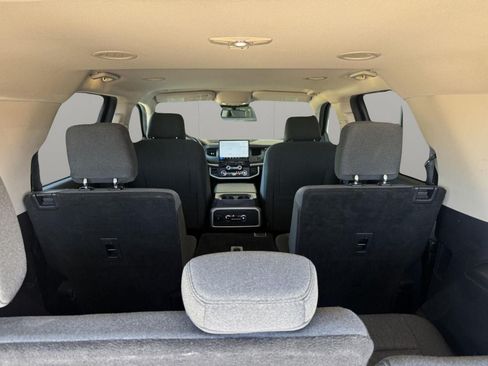 Used 2024 Ford Expedition Max XLT AWD/4WD image 6
