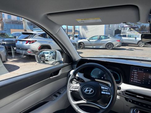Used 2025 Hyundai Palisade SEL FWD image 38