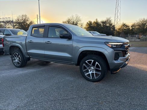 Used 2023 Chevrolet Colorado Z71 w/ Z71 Convenience Package 2 image 3