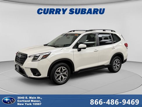 Used 2023 Subaru Forester Premium AWD/4WD image 1