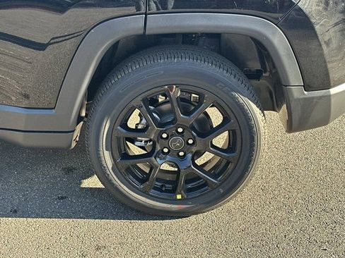 New 2026 Jeep Compass Latitude image 18