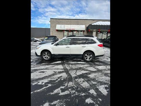 Used 2013 Subaru Outback 2.5i Limited image 1