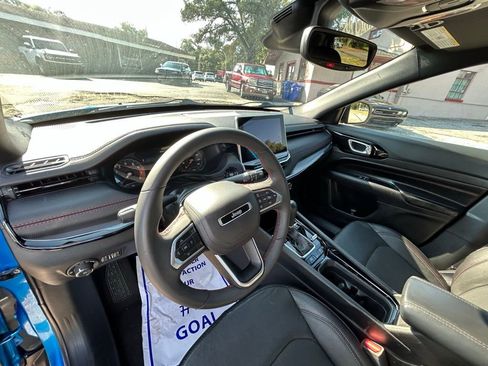 Used 2024 Jeep Compass Trailhawk image 2