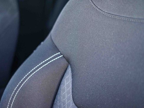 Used 2021 Jeep Renegade Latitude image 27