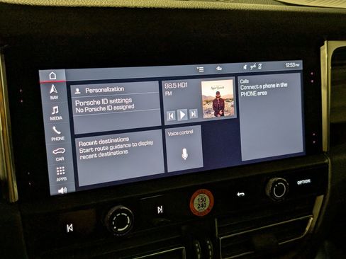 Certified 2025 Porsche Macan image 32