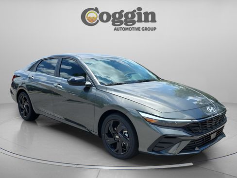New 2026 Hyundai Elantra SEL Sport Premium FWD image 7